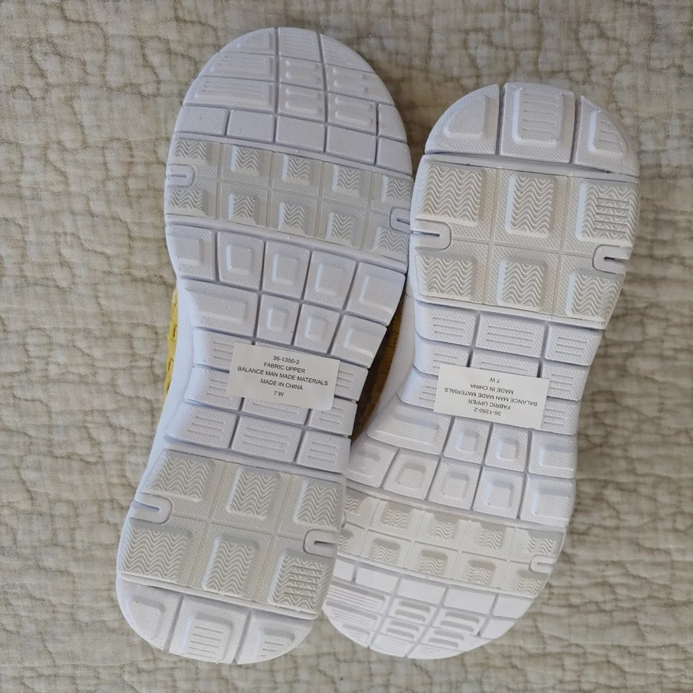 Comfort View Basket Weave Mary Jane, Size 7W, Yellow 🌻☀